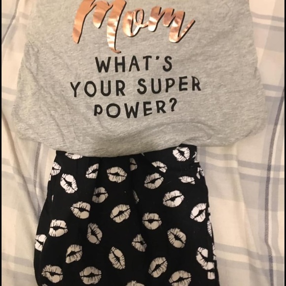 Clothes - Picture 3 of 7